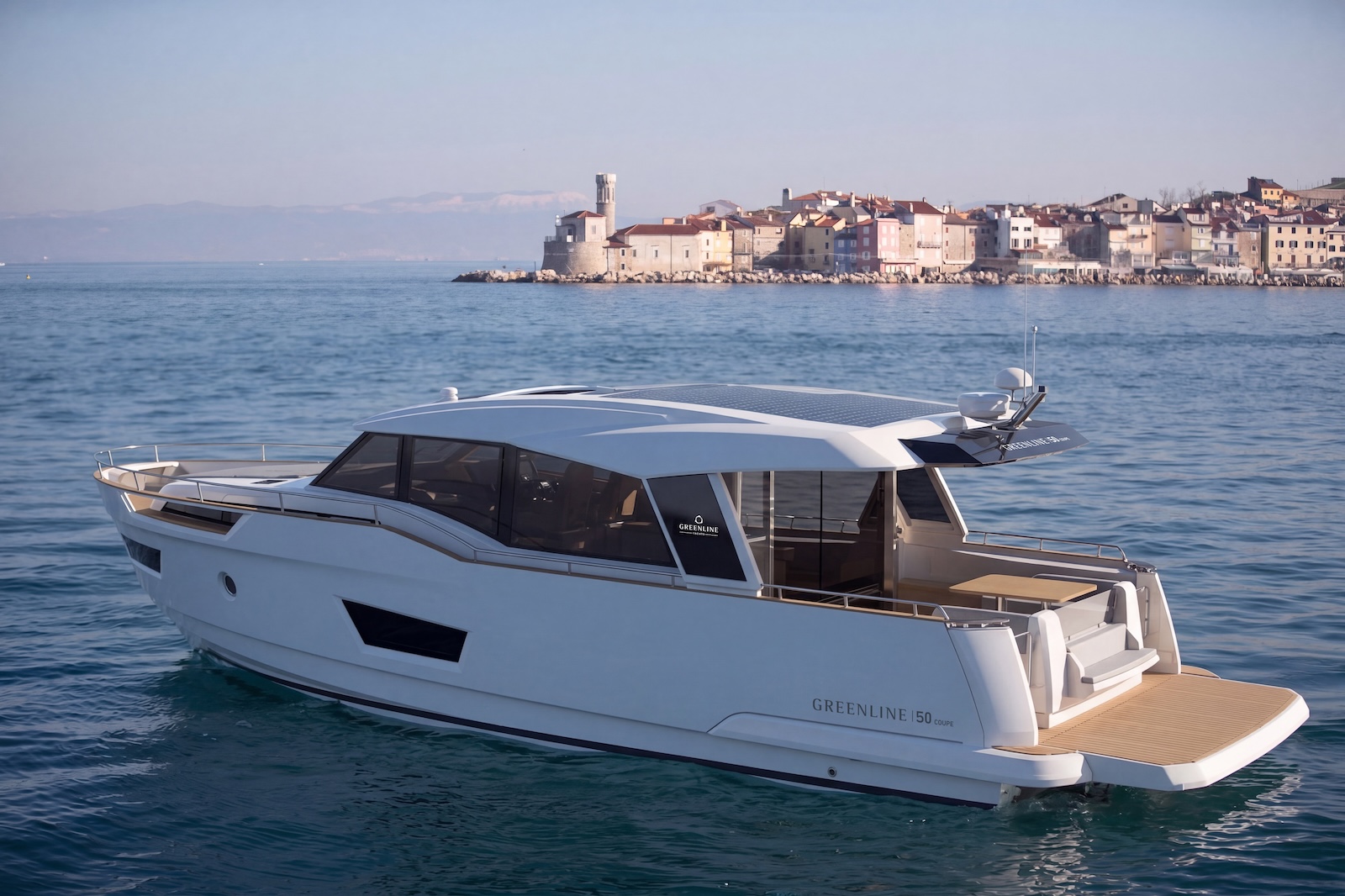 Greenline Yachts 揭晓了全新的 Greenline 50