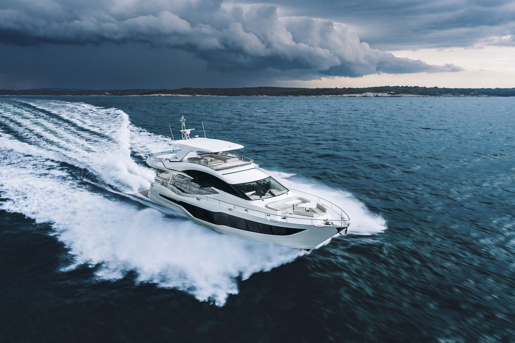 Galeon 800 Fly