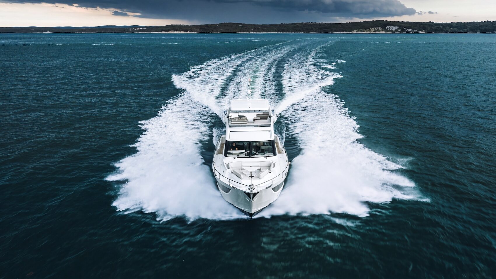 Galeon 800 Fly