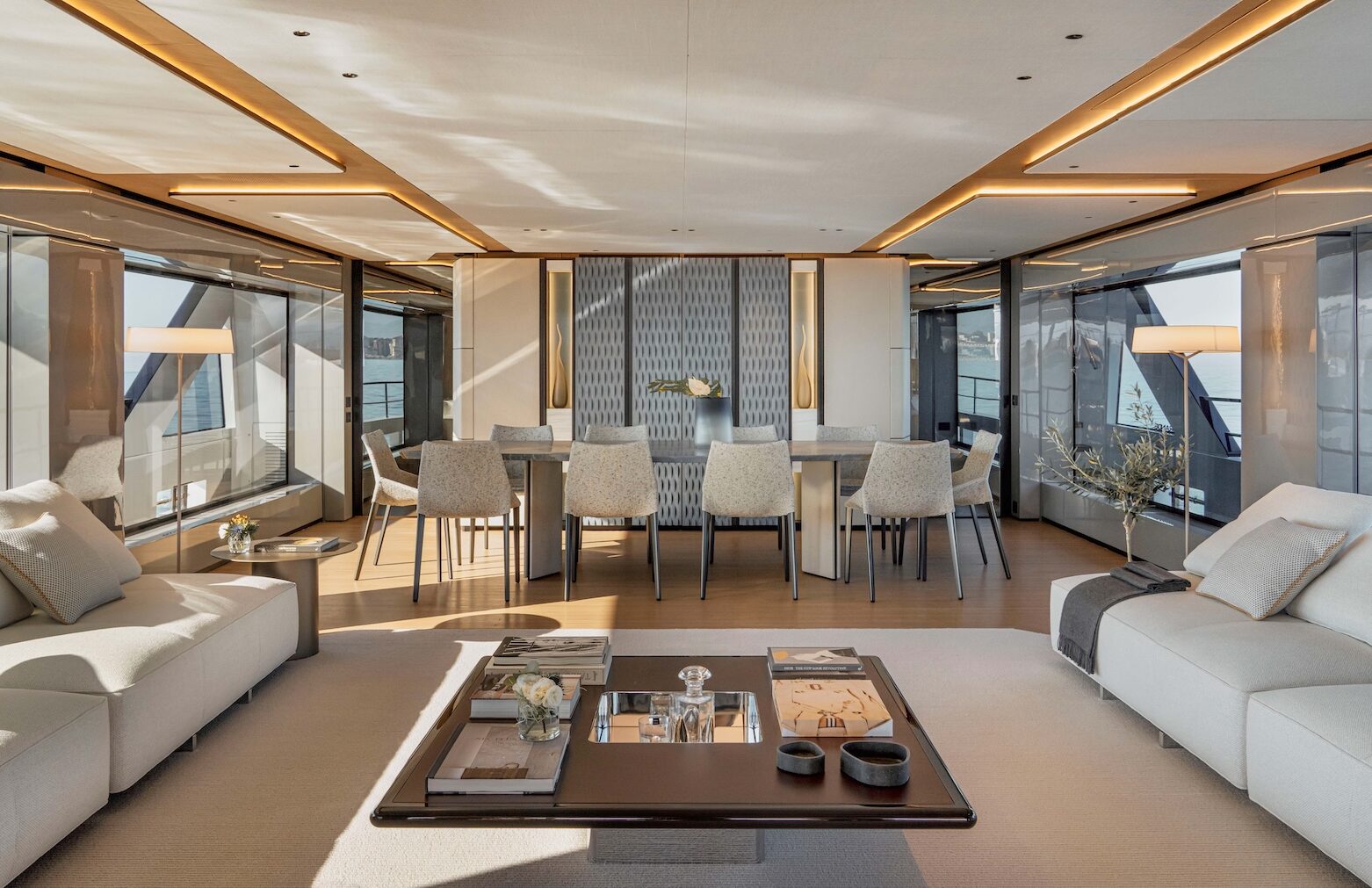 Azimut Grande 44M Main Salon 1
