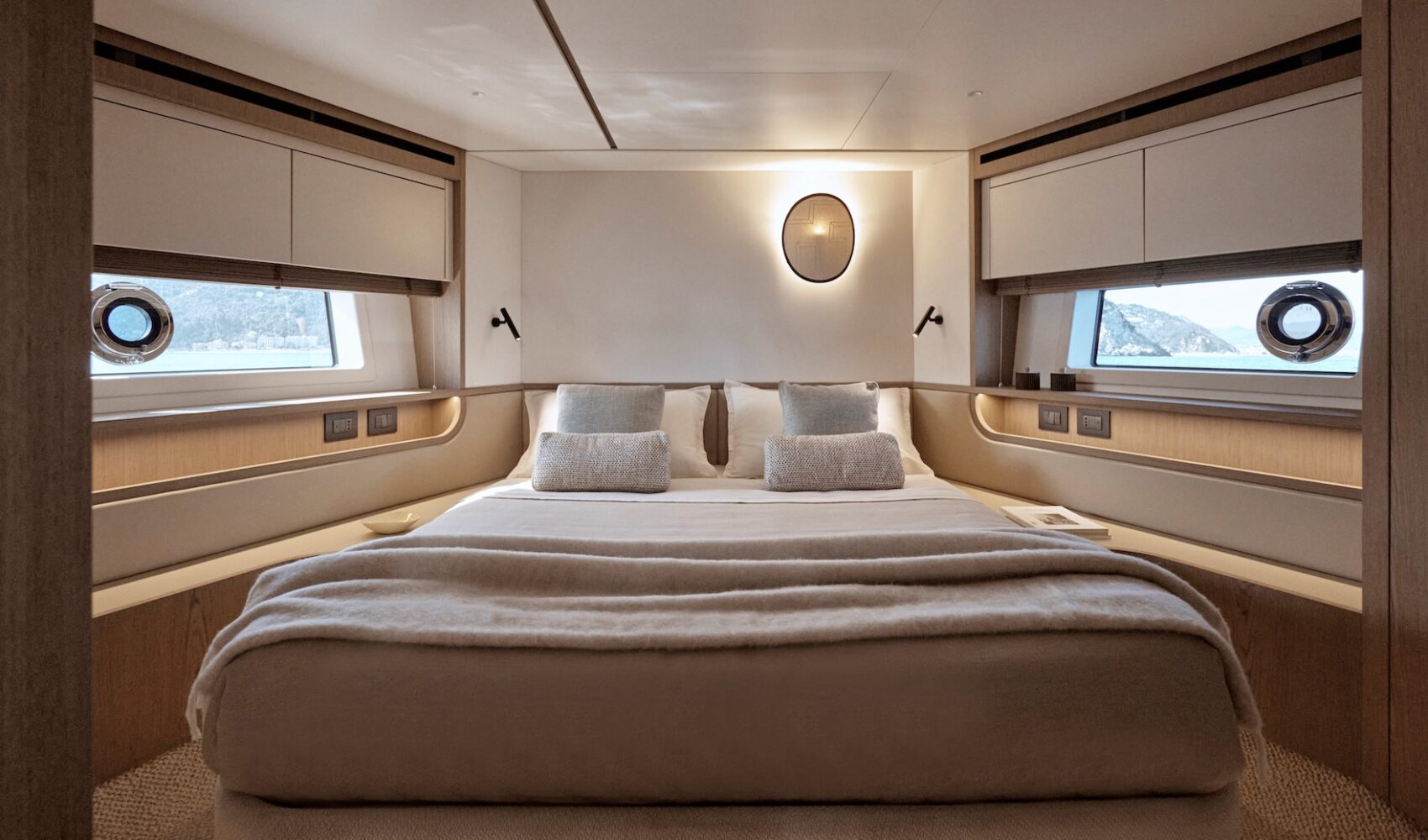 Fly 70 VIP Cabin