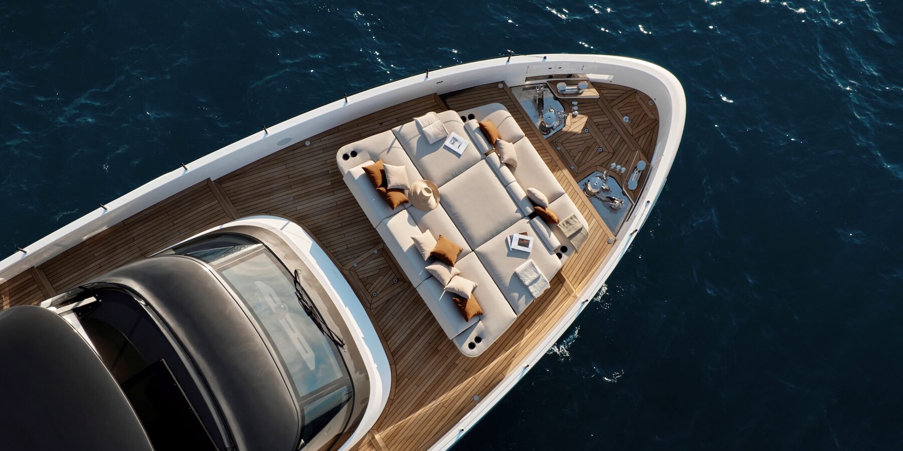 Magellano 27M Bow Area