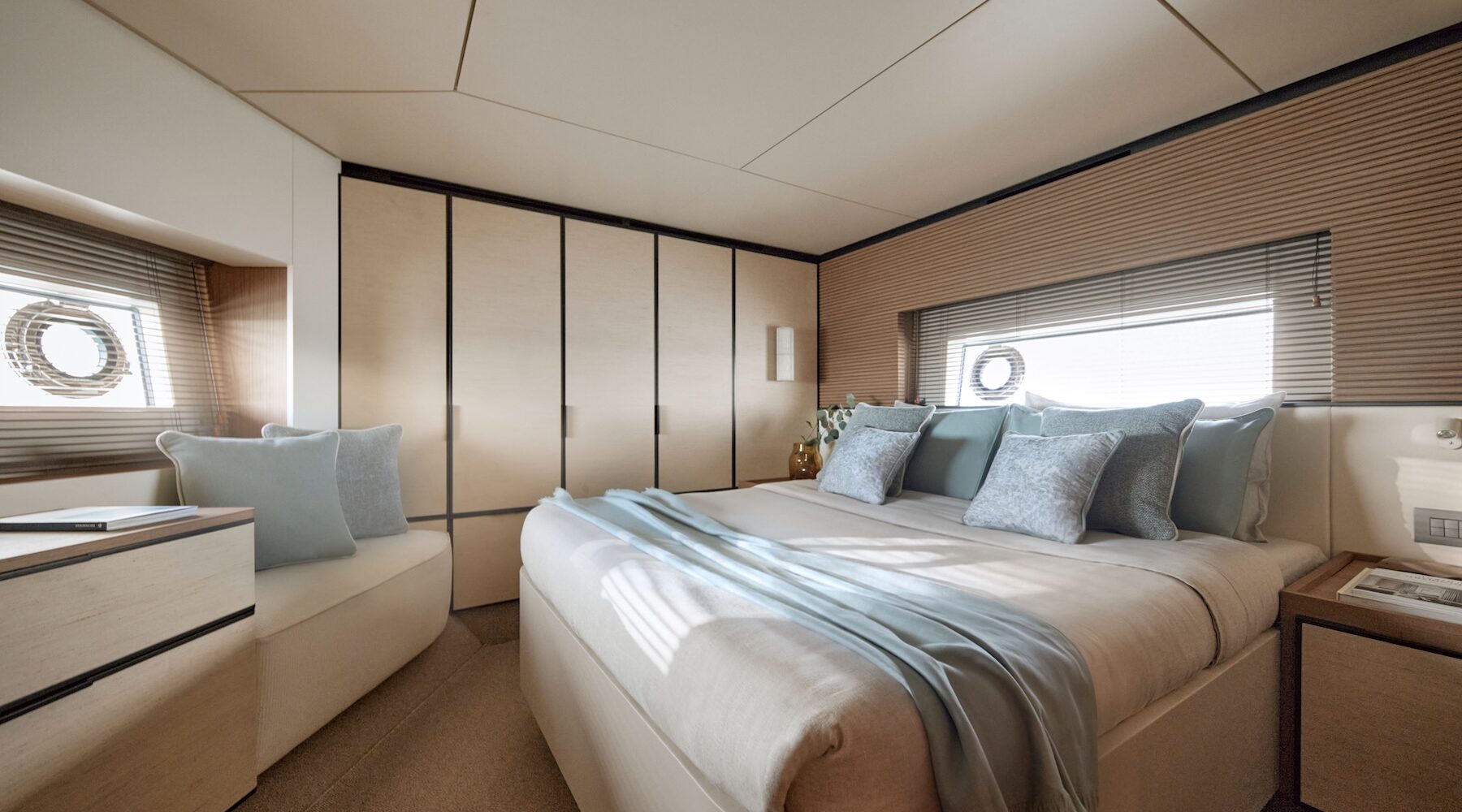 Seadeck 9 VIP Cabin